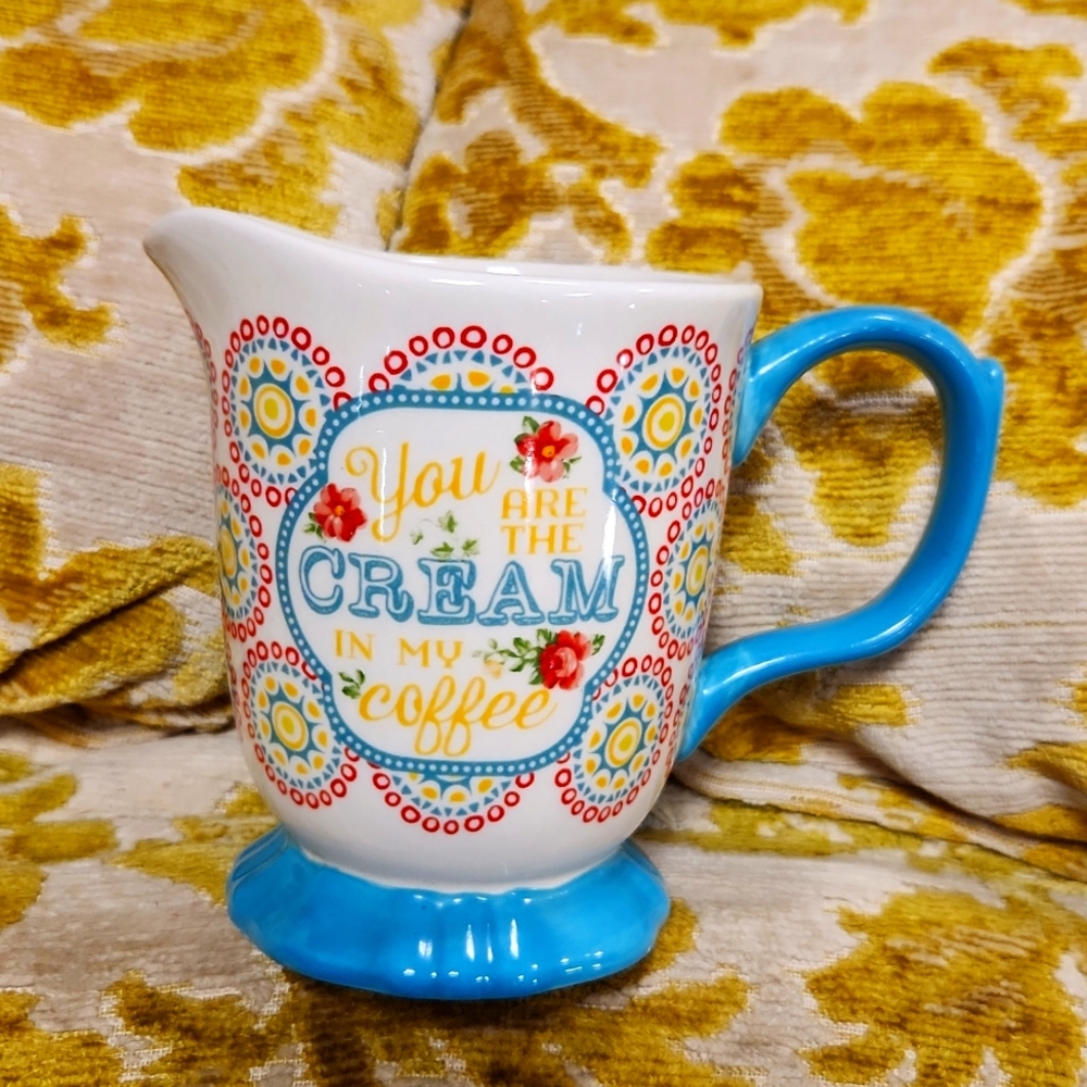The pioneer woman creamer